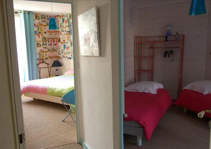 Les Glycines Bed & Breakfast Billiers
