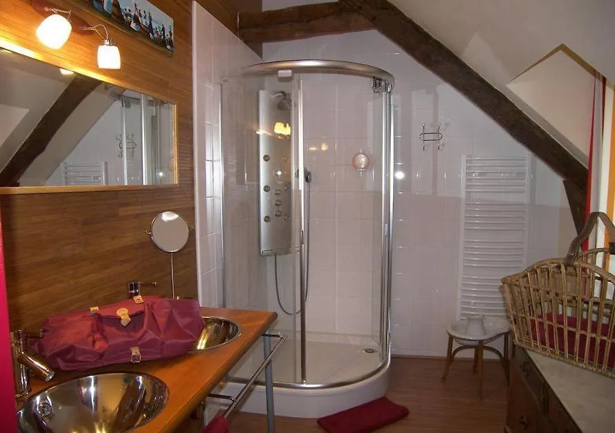 Les Glycines Bed & Breakfast Billiers