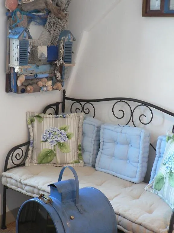 Les Glycines Bed & Breakfast Billiers France